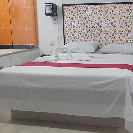 Hotel Marat Medellin Ngoại thất bức ảnh